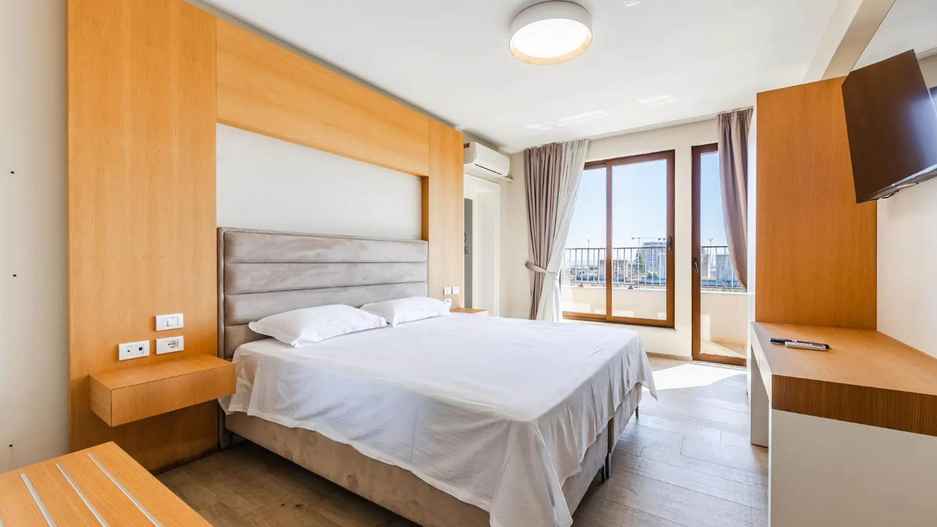 Antik Hotel Durrës
